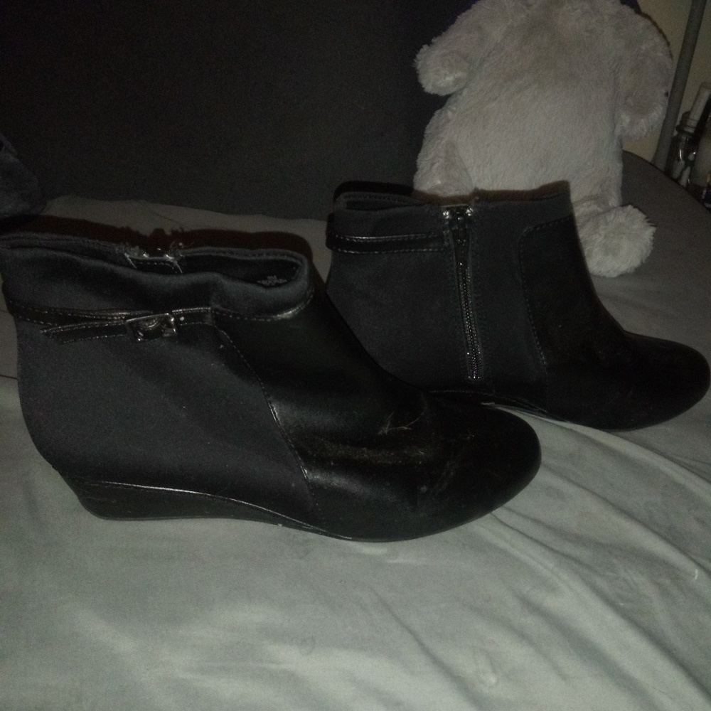 black ankle boots.